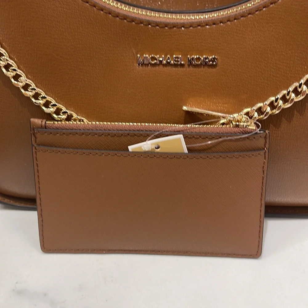MICHAEL KORS Jet Set Travel Medium Top Zip Leather Card Case Wallet  Luggage NWT